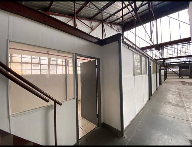4,302M² WAREHOUSE FOR SALE IN INDUSTRIA WEST
